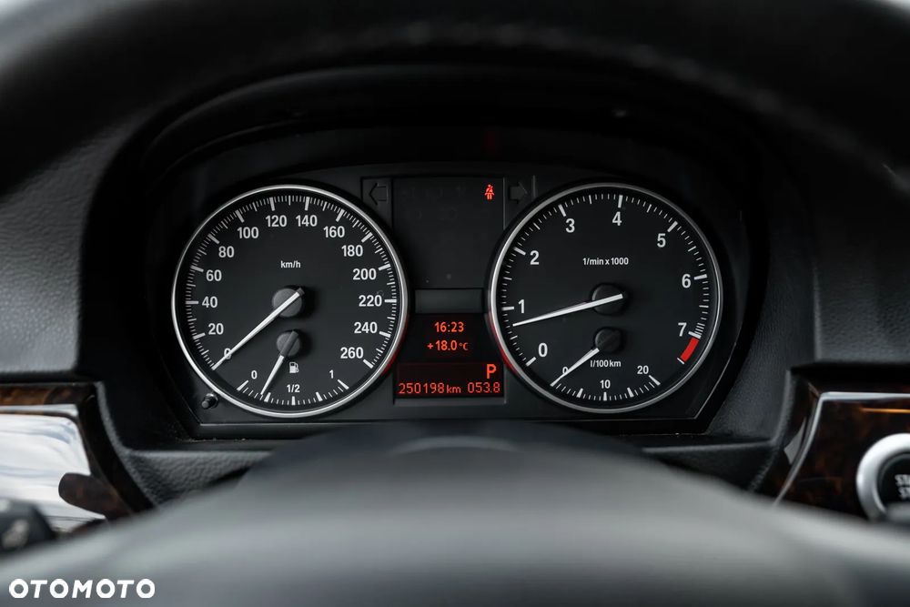 BMW Seria 3 320i Edition Lifestyle - 27