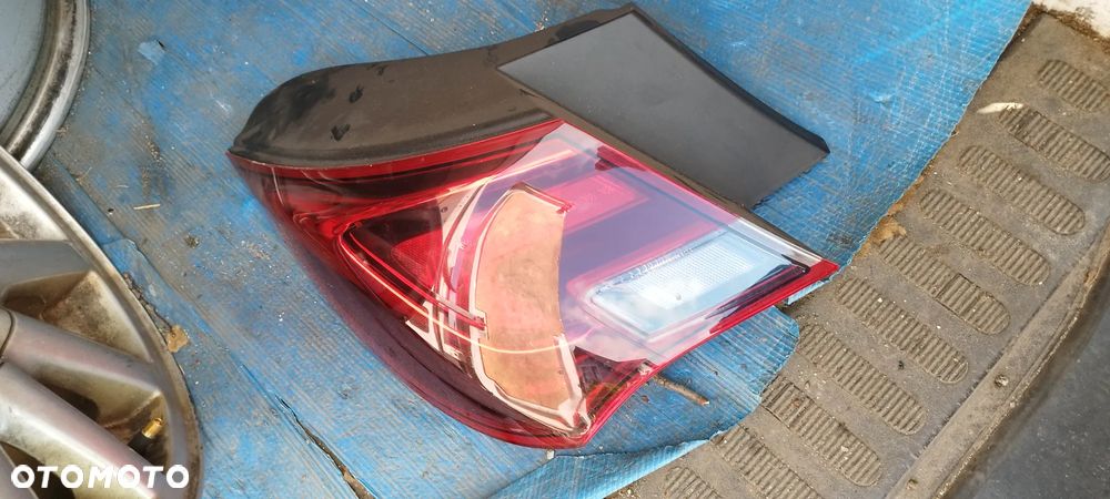 astra j gtc lampa tył - 1