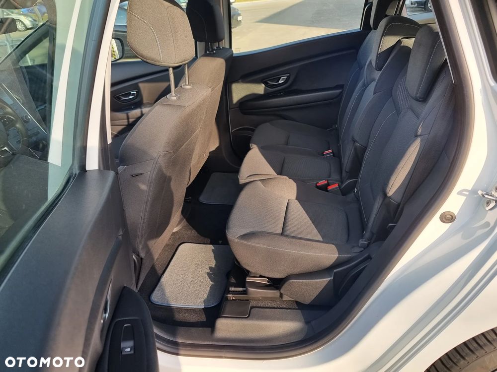 Renault Grand Scenic - 13