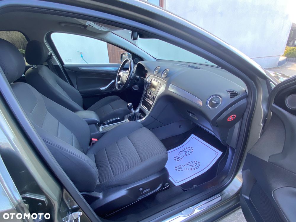 Ford Mondeo 2.0 TDCi Titanium - 37