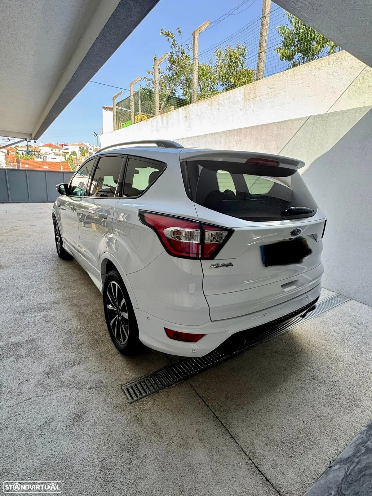 Ford Kuga 1.5 TDCi ST-Line - 4