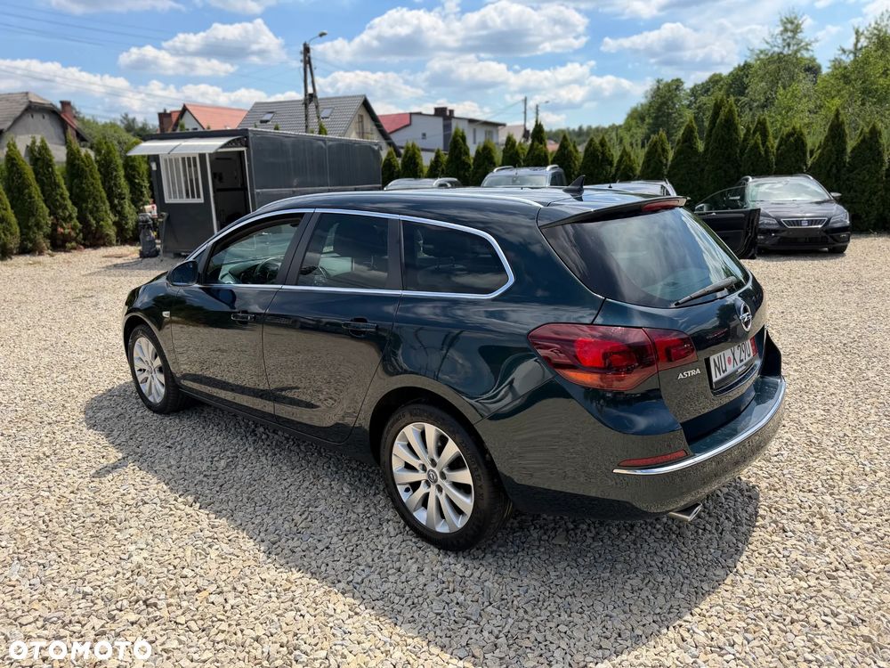 Opel Astra 2.0 CDTI DPF SportsTourer Exklusiv - 4