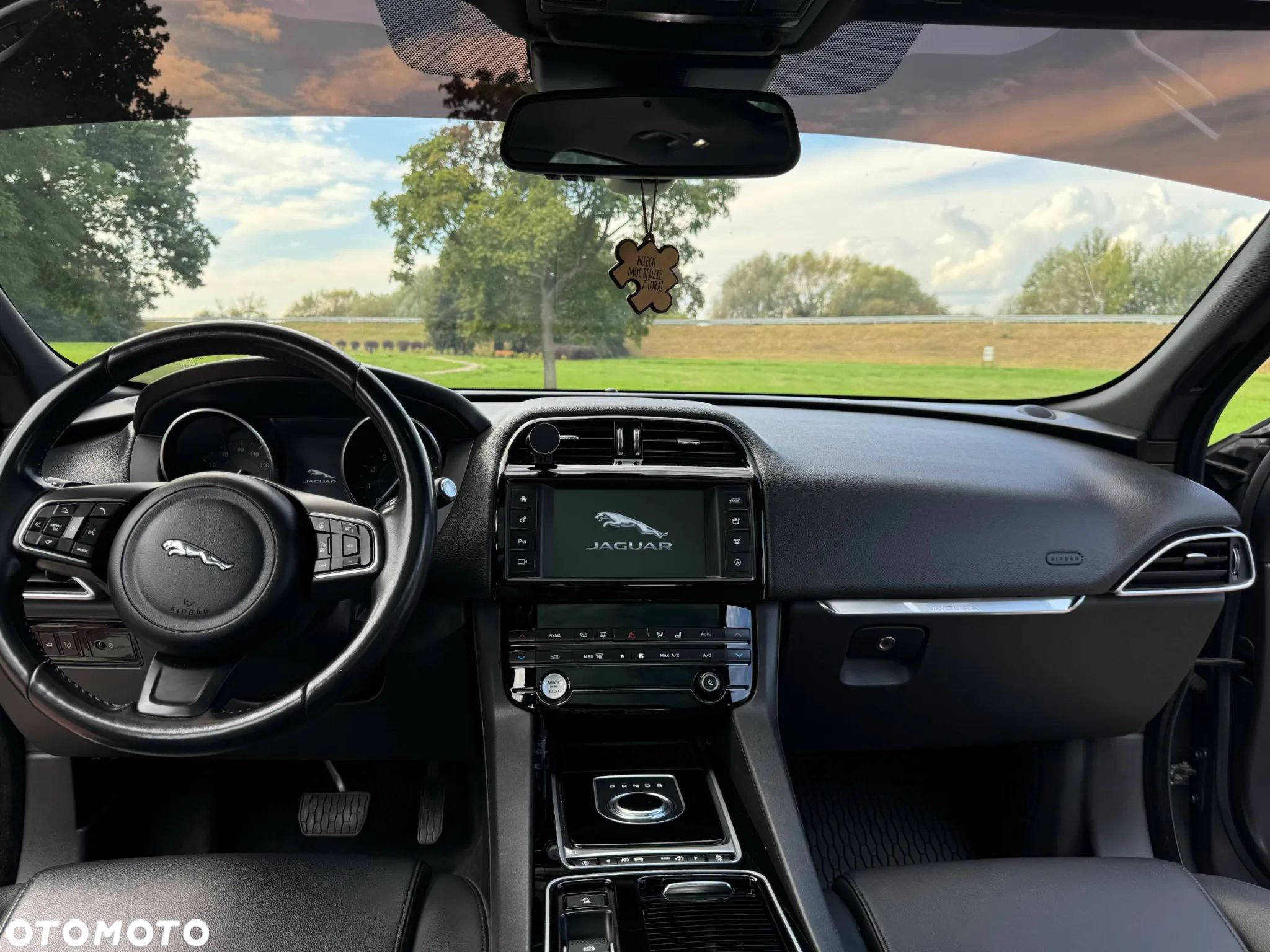 Jaguar F-Pace 2.0 i4P AWD Prestige - 12