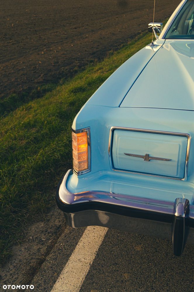 Ford Thunderbird - 17