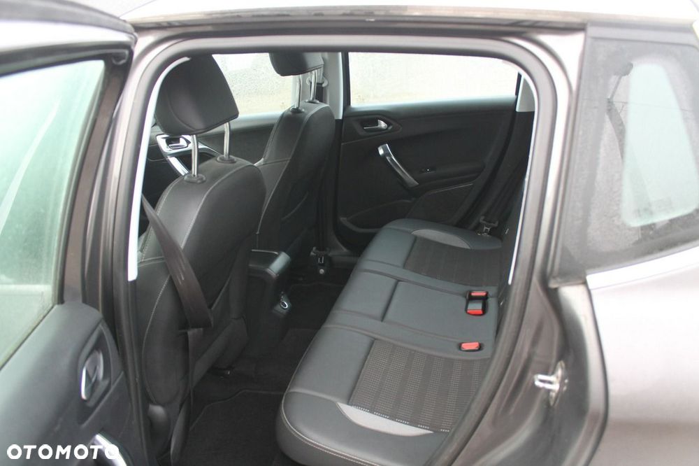 Peugeot 2008 - 10