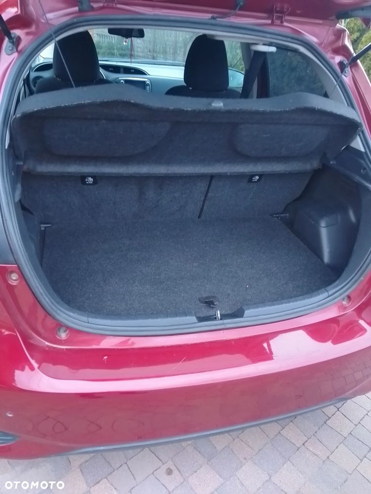 Toyota Yaris Hybrid 100 Dynamic - 12