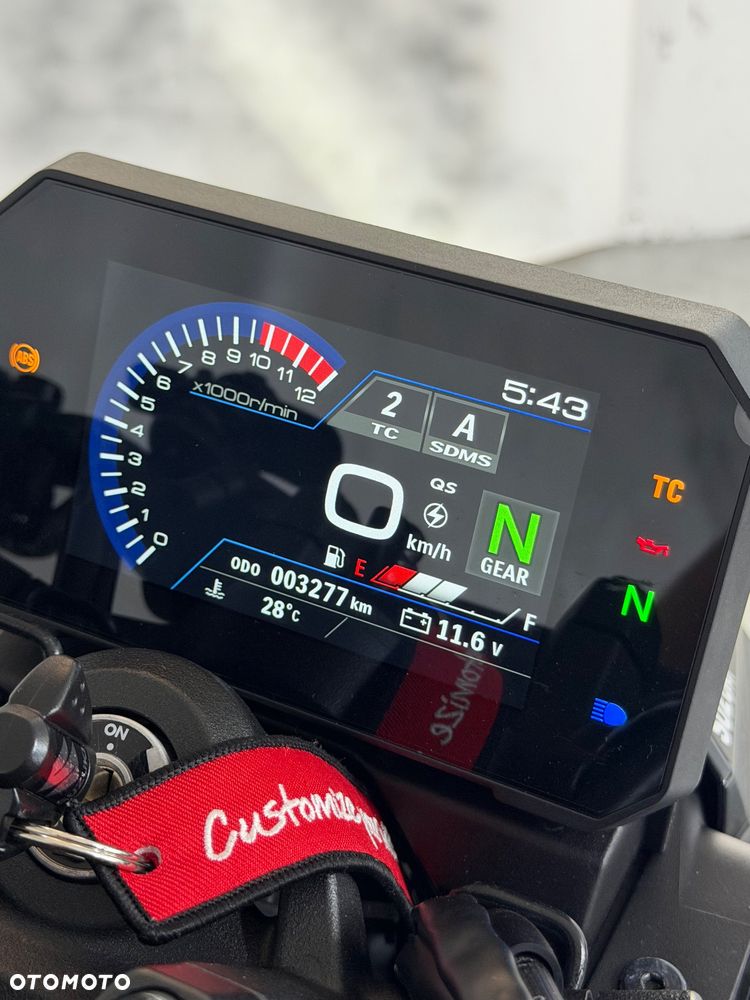 Suzuki GSX - 6