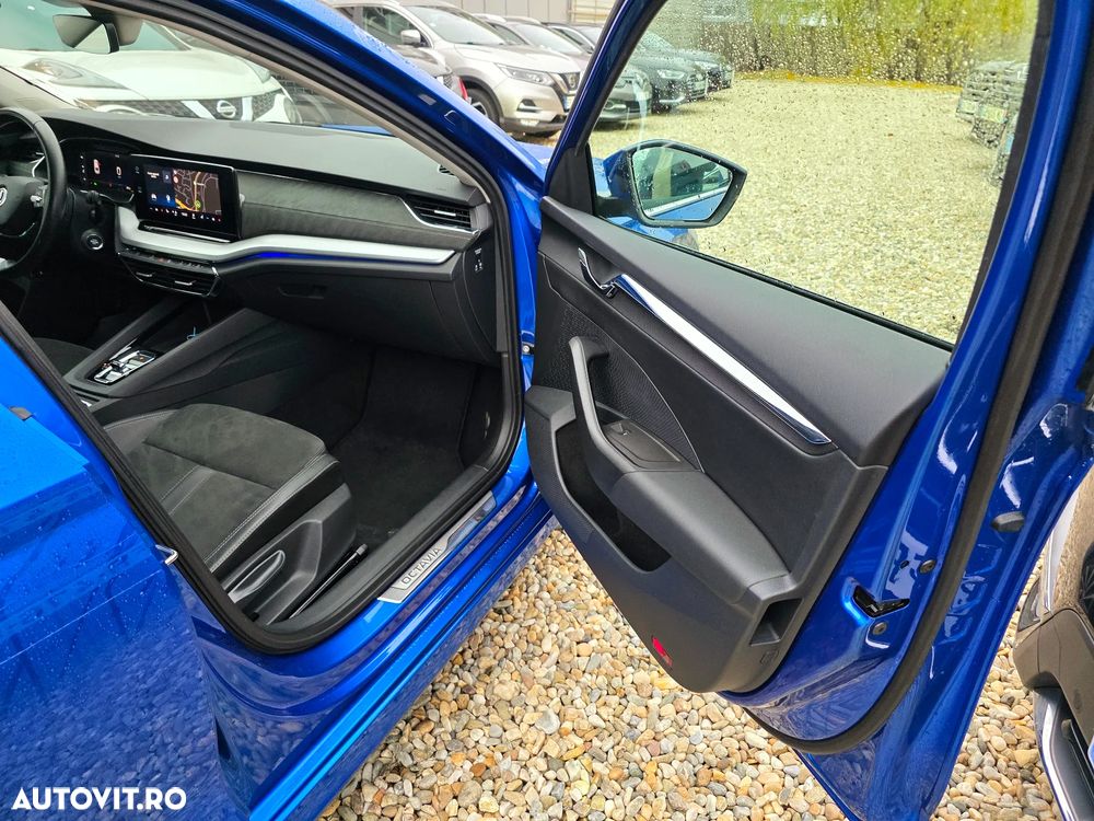 Skoda Octavia 2.0 TDI DSG Sportline - 13
