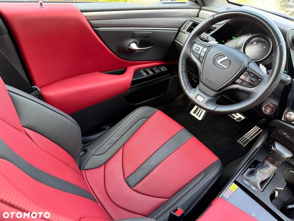 Lexus ES 300h F Sport Edition - 11
