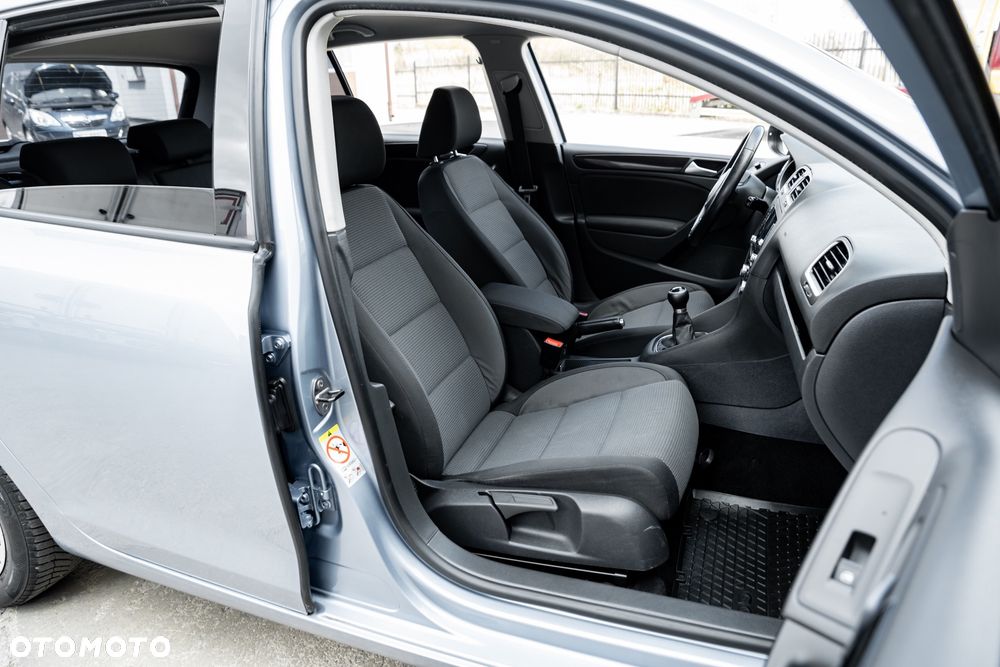 Volkswagen Golf 1.6 Comfortline - 25