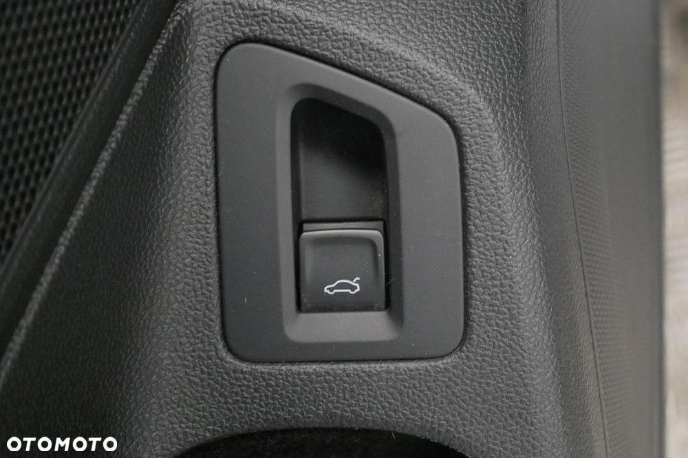 Volkswagen Passat Variant 2.0 TDI EVO Business - 17