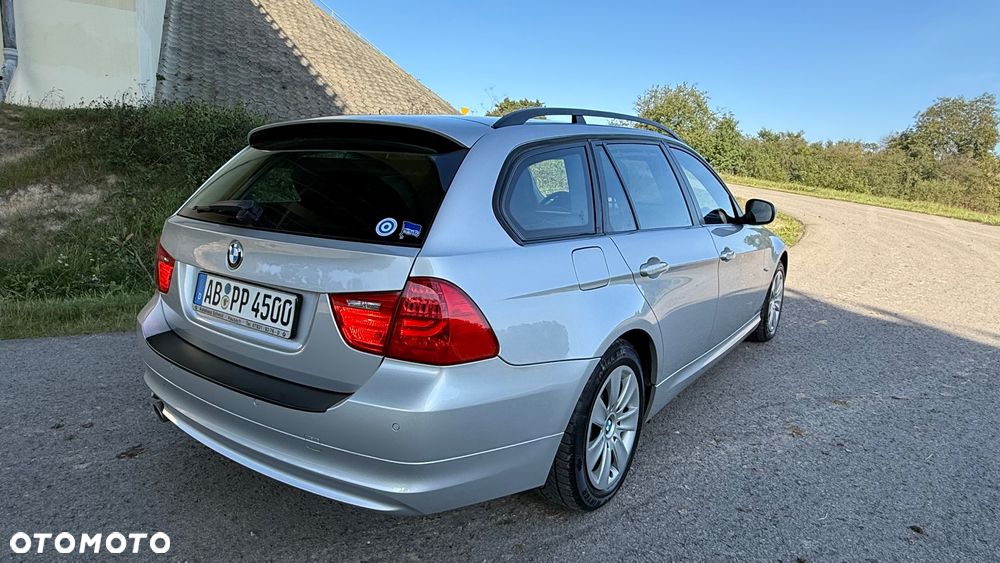 BMW Seria 3 320d xDrive - 30