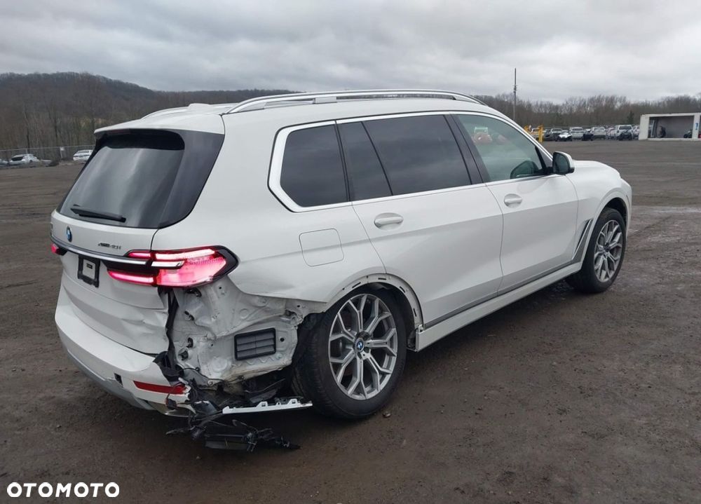 BMW X7 - 7