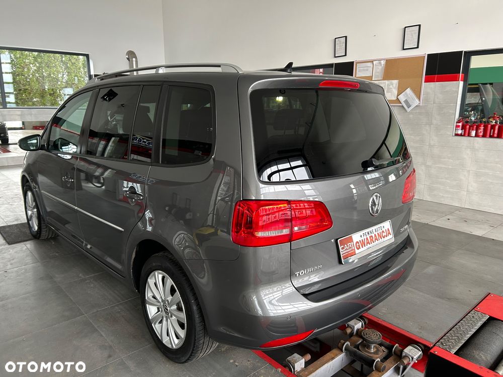 Volkswagen Touran 2.0 TDI BMT Comfortline DSG - 5