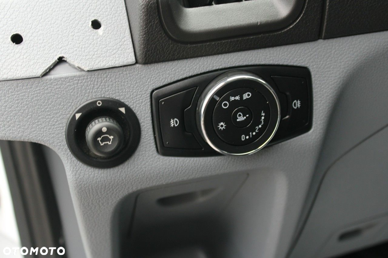 Ford Transit - 12
