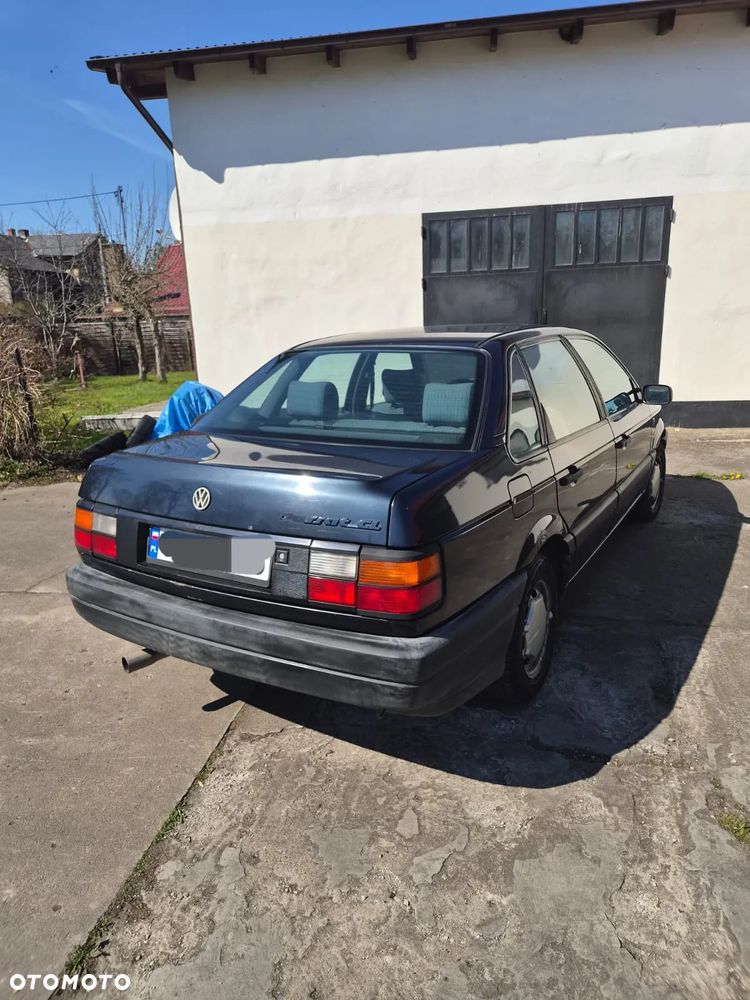 Volkswagen Passat 1.8 CL - 2