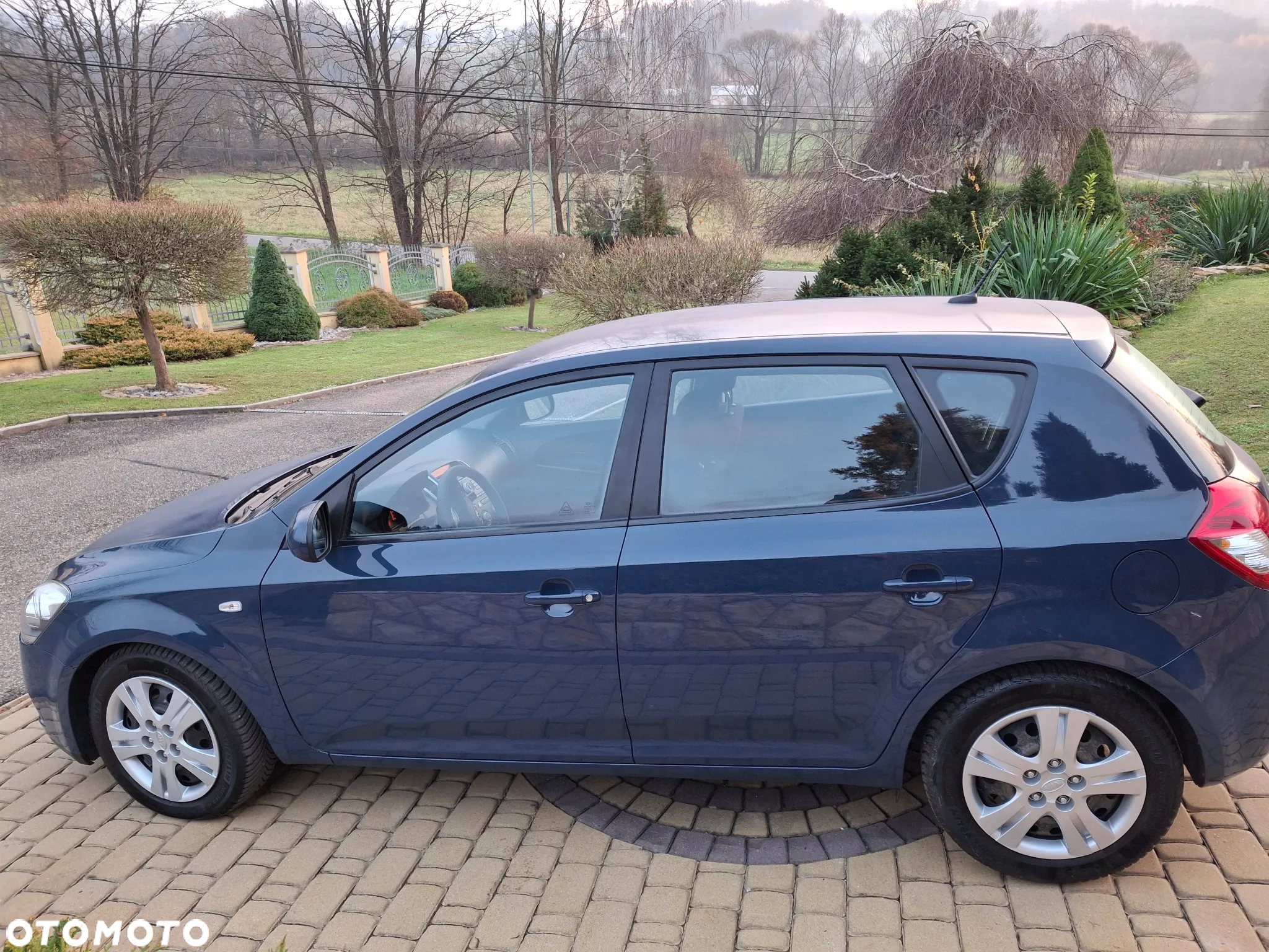 Kia Ceed - 8