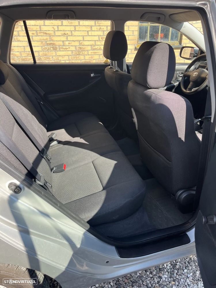 Toyota Corolla 1.4 D-4D Edition - 9