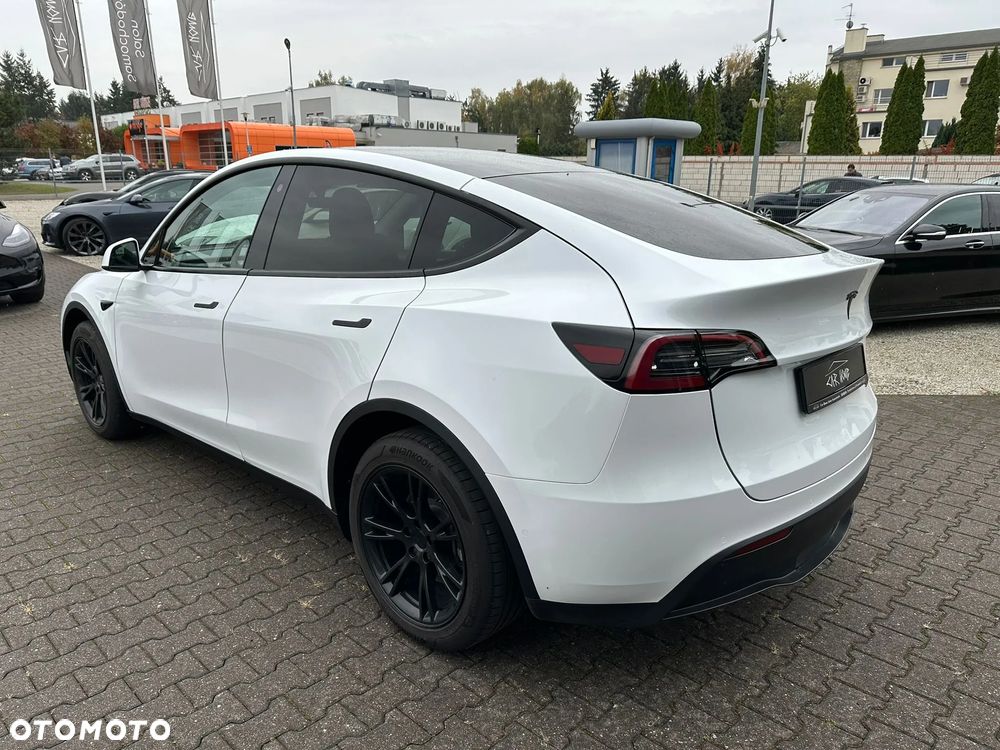 Tesla Y Model Long Range Dual Motor AWD - 6