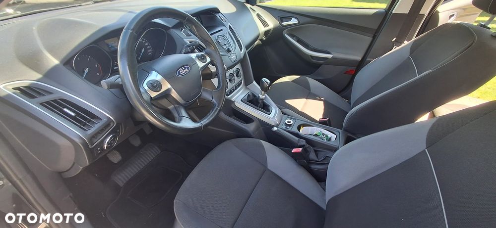 Ford Focus 1.6 TDCi DPF Ambiente - 14