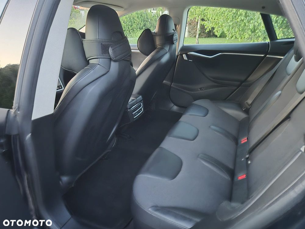 Tesla Model S 85D Allradantrieb - 12