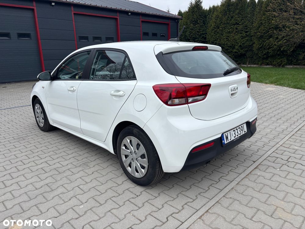 Kia Rio 1.2 L - 4