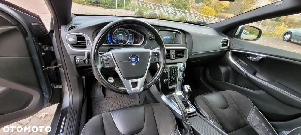 Volvo V40 D2 Drive-E R-Design Momentum - 12