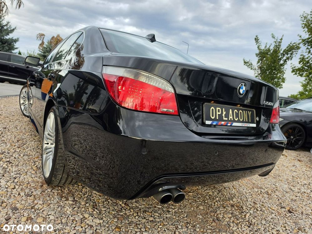 BMW Seria 5 550i - 13