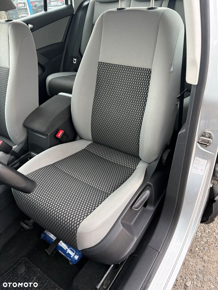 Volkswagen Tiguan - 19