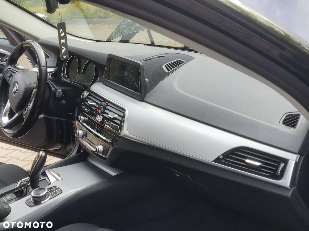BMW Seria 5 520d - 12