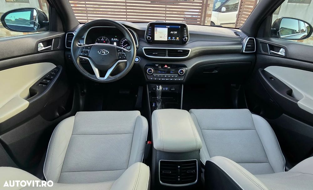 Hyundai Tucson 2.0 CRDI 4WD 6AT Luxury Pack+ - 23