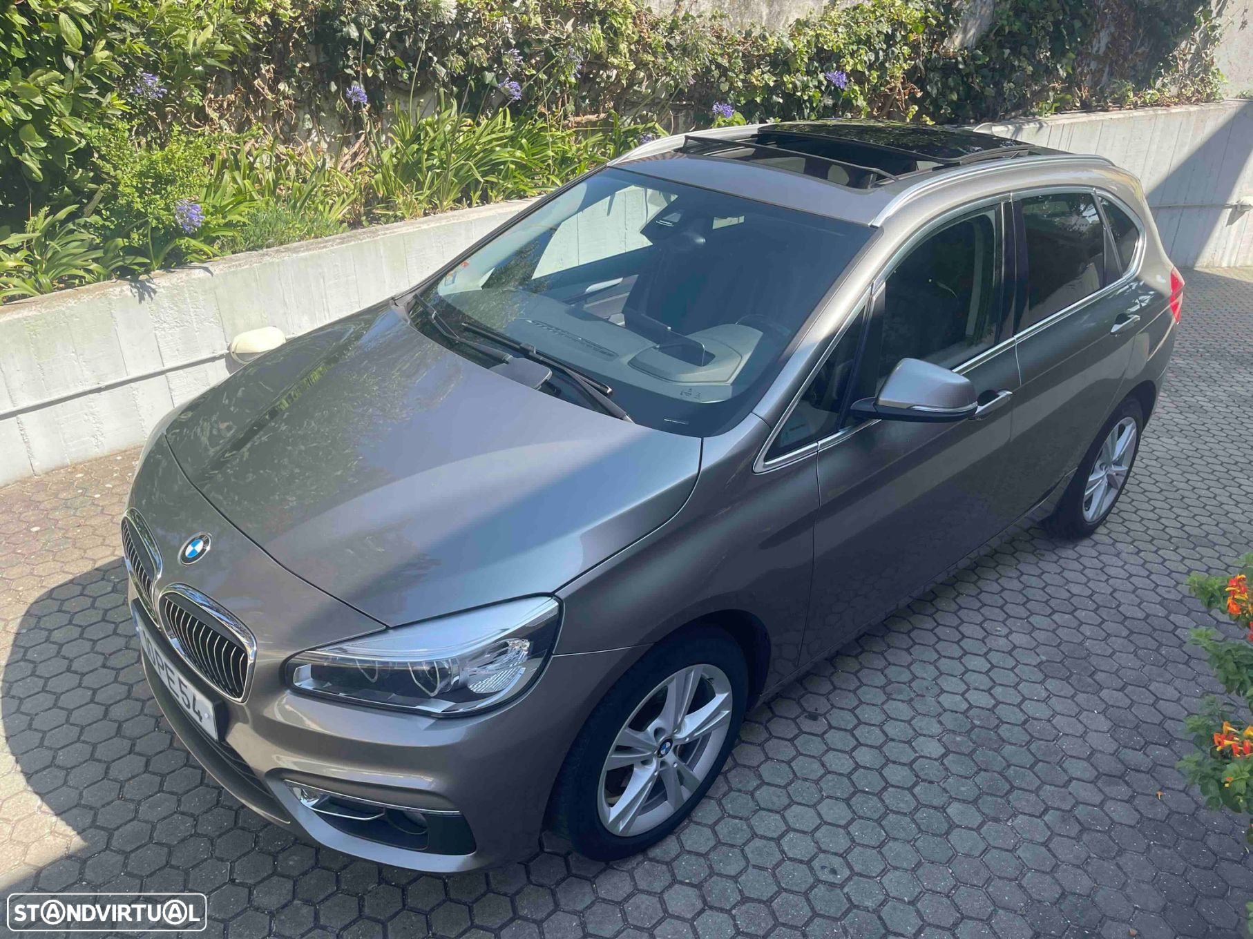 BMW 218 Active Tourer d Line Luxury Auto - 2