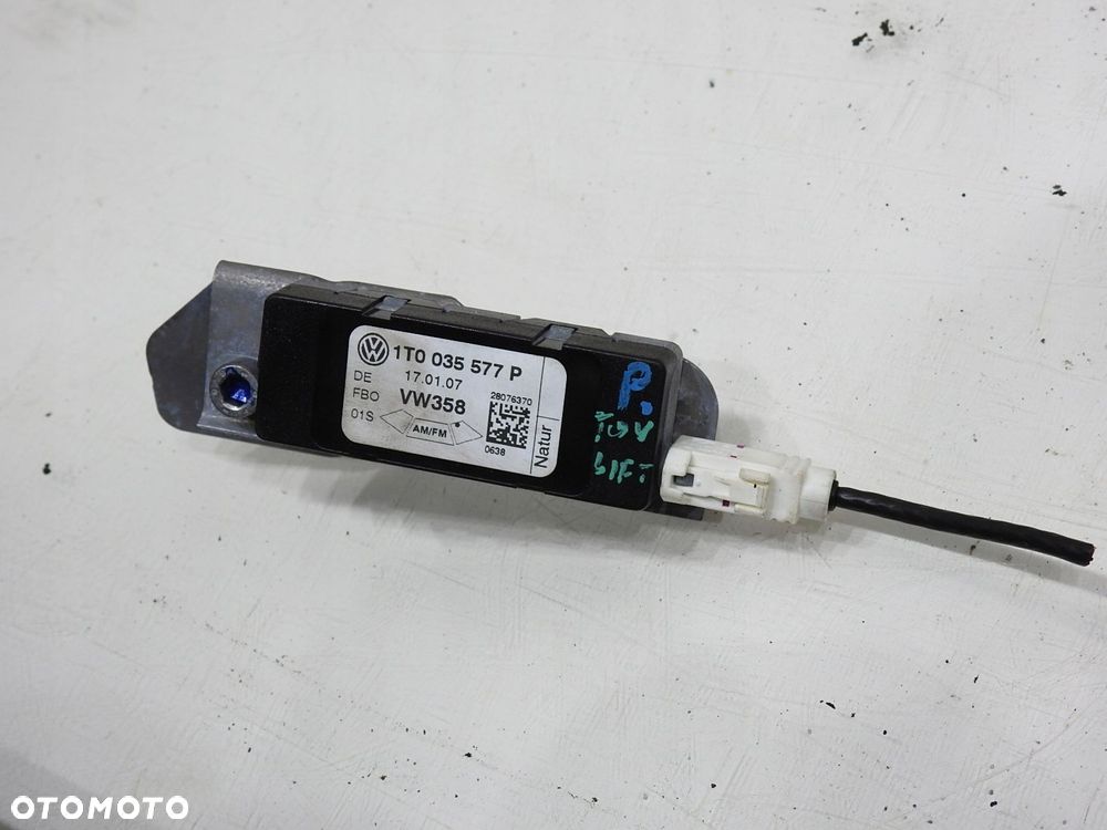 WZMACNIACZ ANTENY VW TOURAN LIFT 1T0035577P - 3