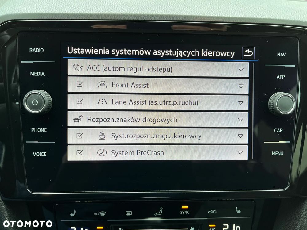 Volkswagen Passat Variant 2.0 TDI EVO Business - 16