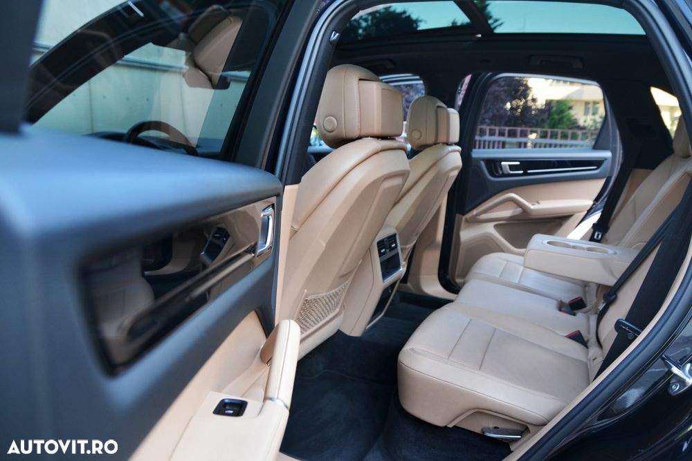 Porsche Cayenne E-Hybrid Tiptronic S - 22