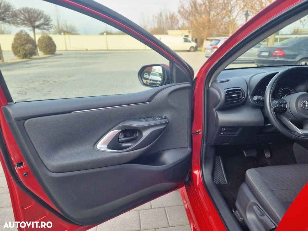 Toyota Yaris 1.5 L CVT Dynamic - 27