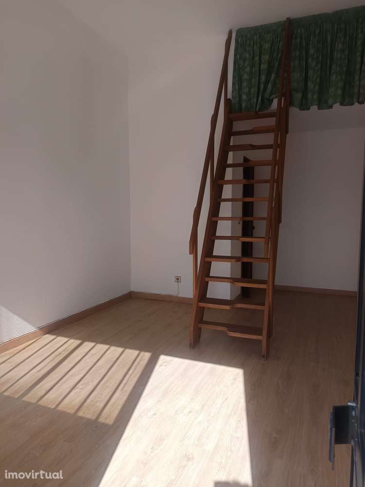 Escritório de 16m² no centro de Coimbra com boas ligações - Grande imagem: 5/7