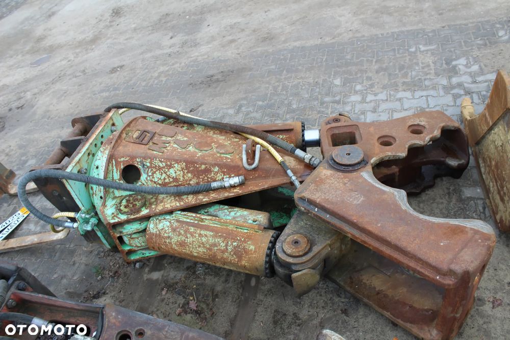 SZCZĘKA KRUSZĄCA - 10