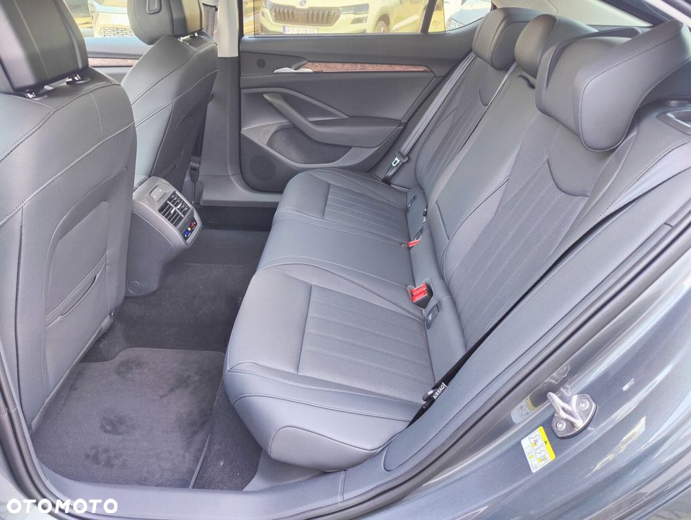 Skoda Superb 2.0 TDI SCR 4x4 L&K DSG - 29