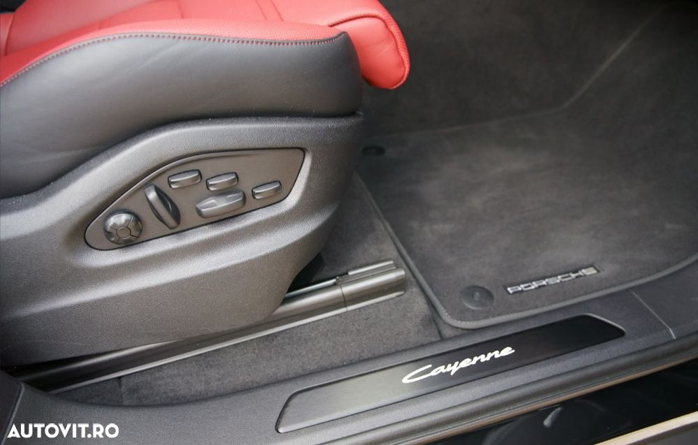 Porsche Cayenne Coupe E-Hybrid Black Edition - 13