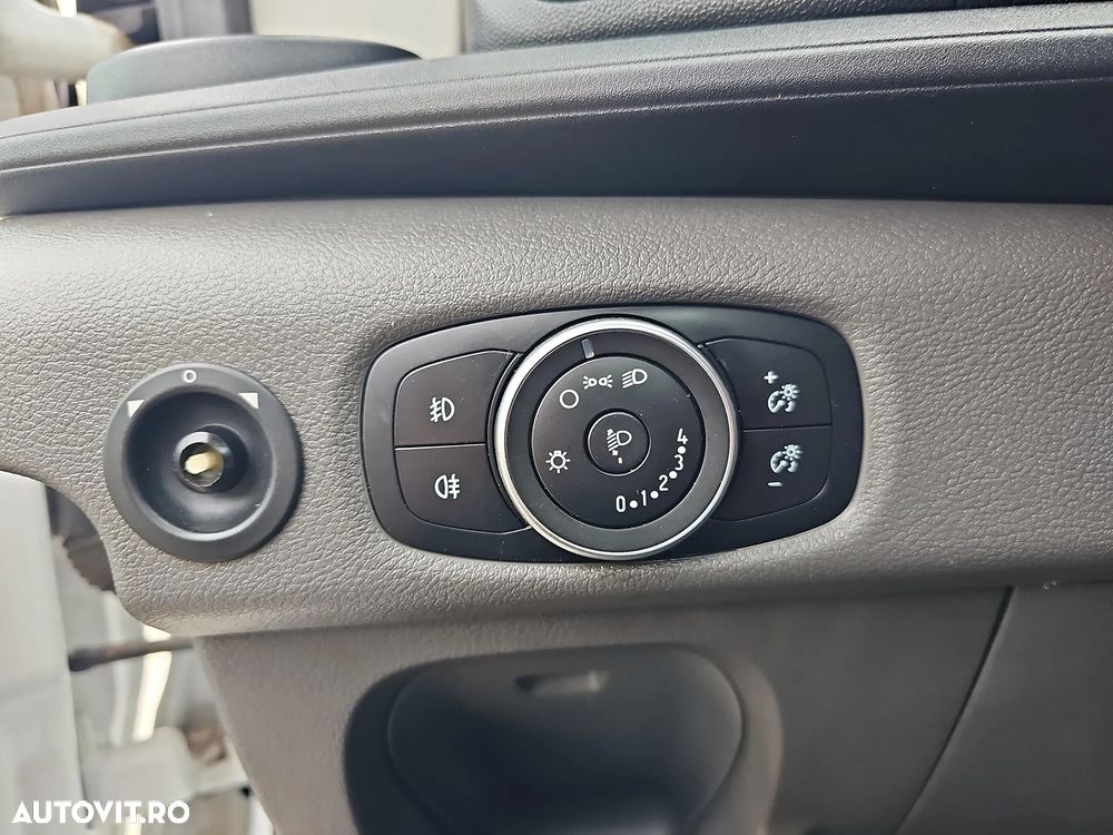 Ford Transit - 12