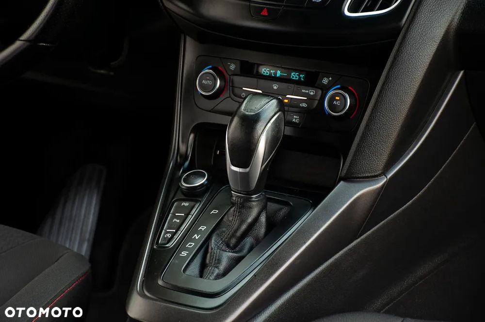 Ford Focus 1.5 EcoBlue Start-Stopp-System ST-LINE STYLE - 22