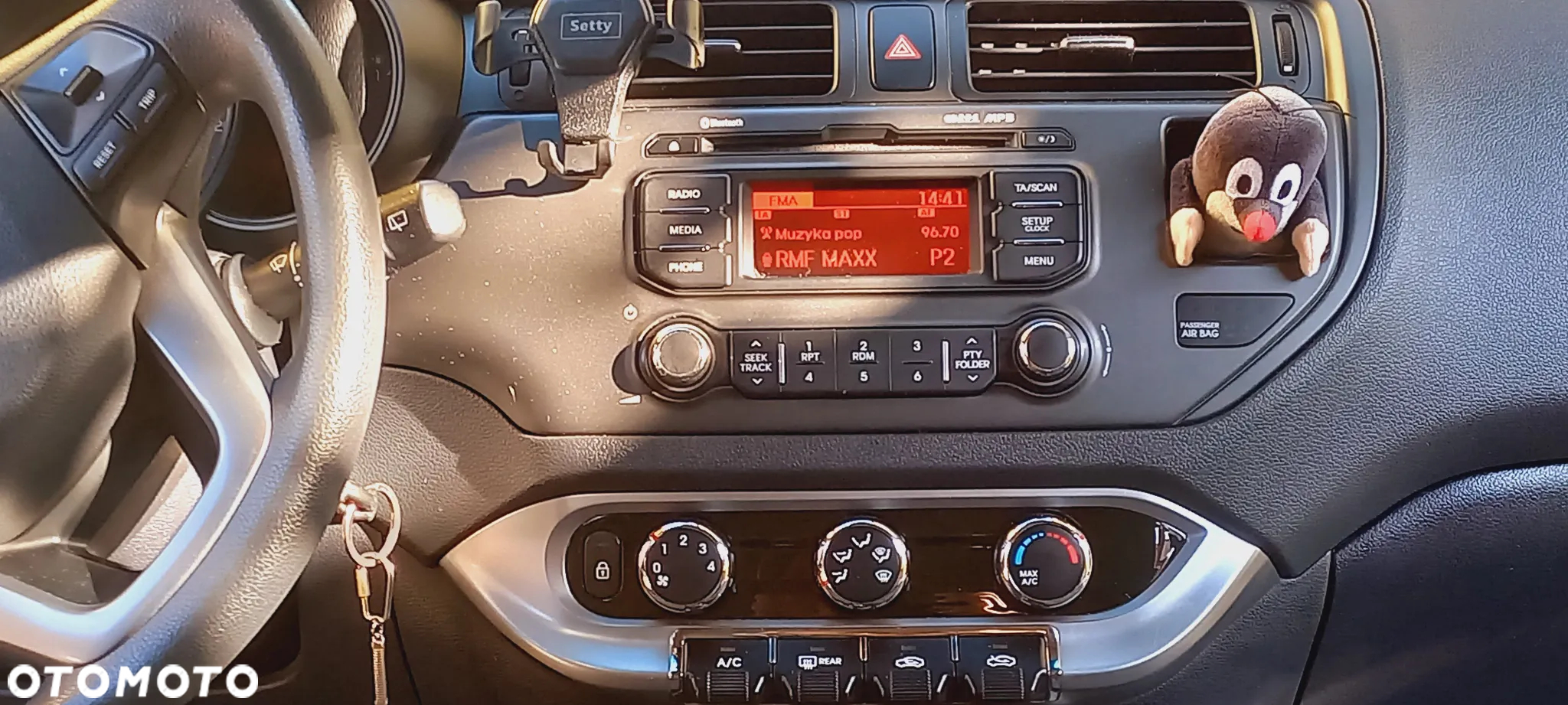 Kia Rio - 16