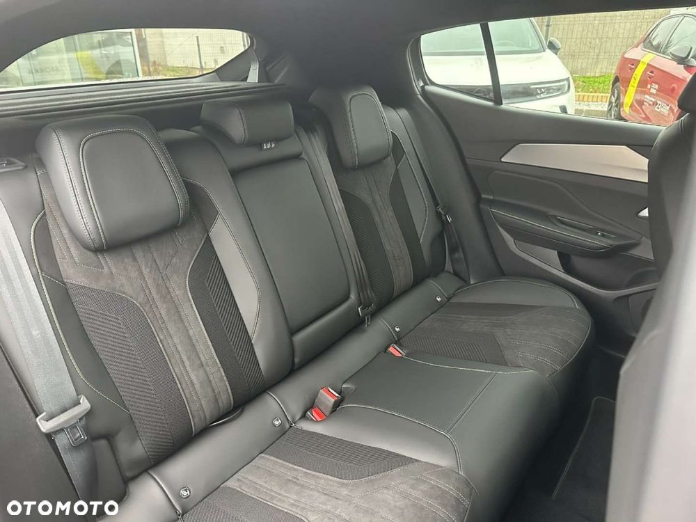 Peugeot 408 - 25