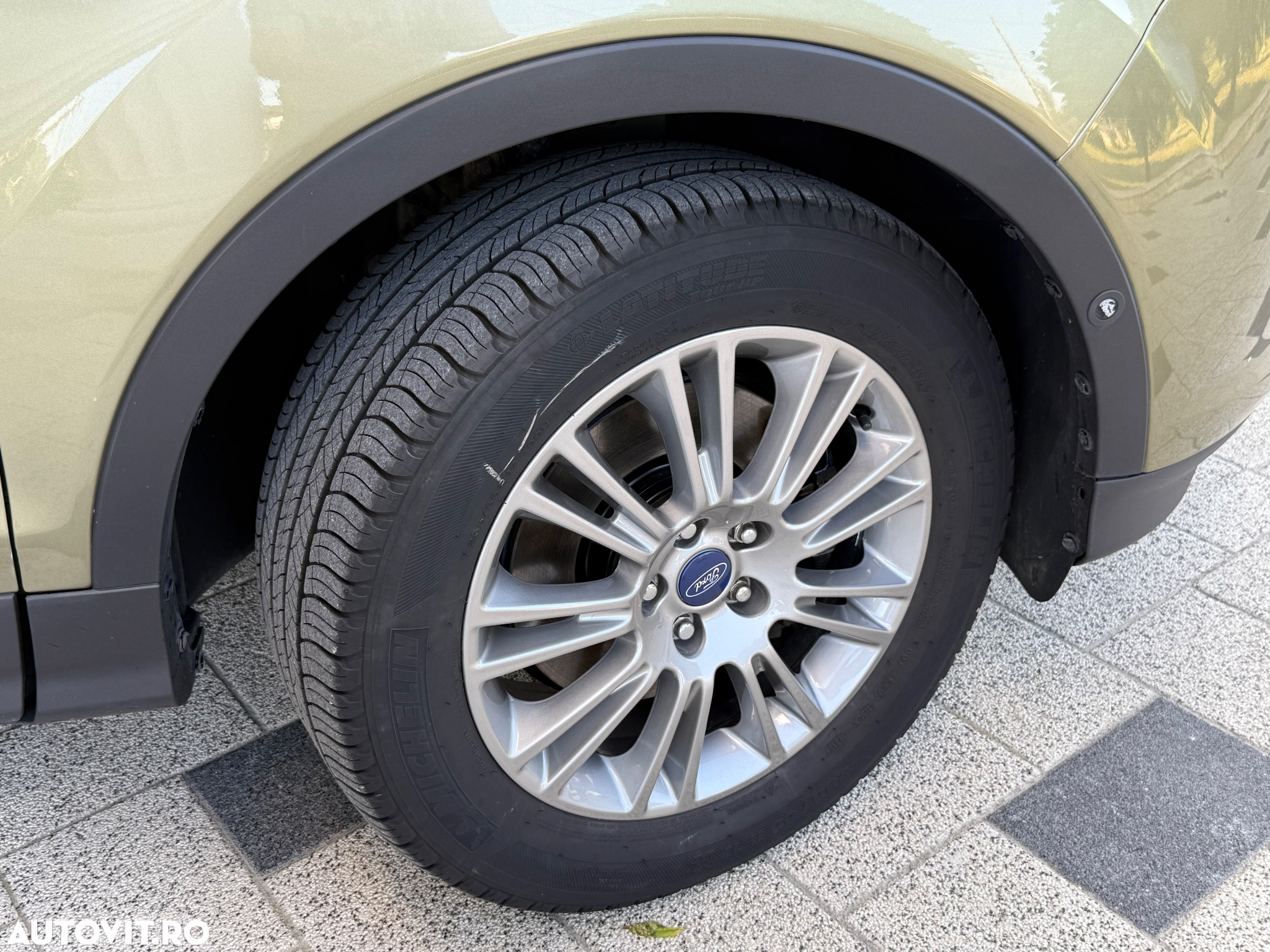 Ford Kuga 2.0 TDCi 4WD Powershift Titanium - 18