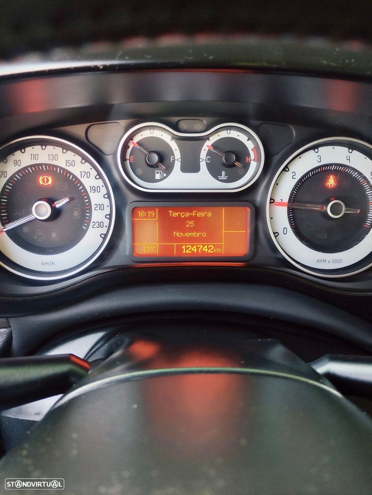 Fiat 500L Living 1.6 MJ S&S - 11