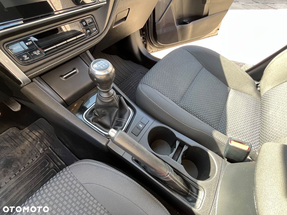 Toyota Corolla 1.6 Comfort - 10