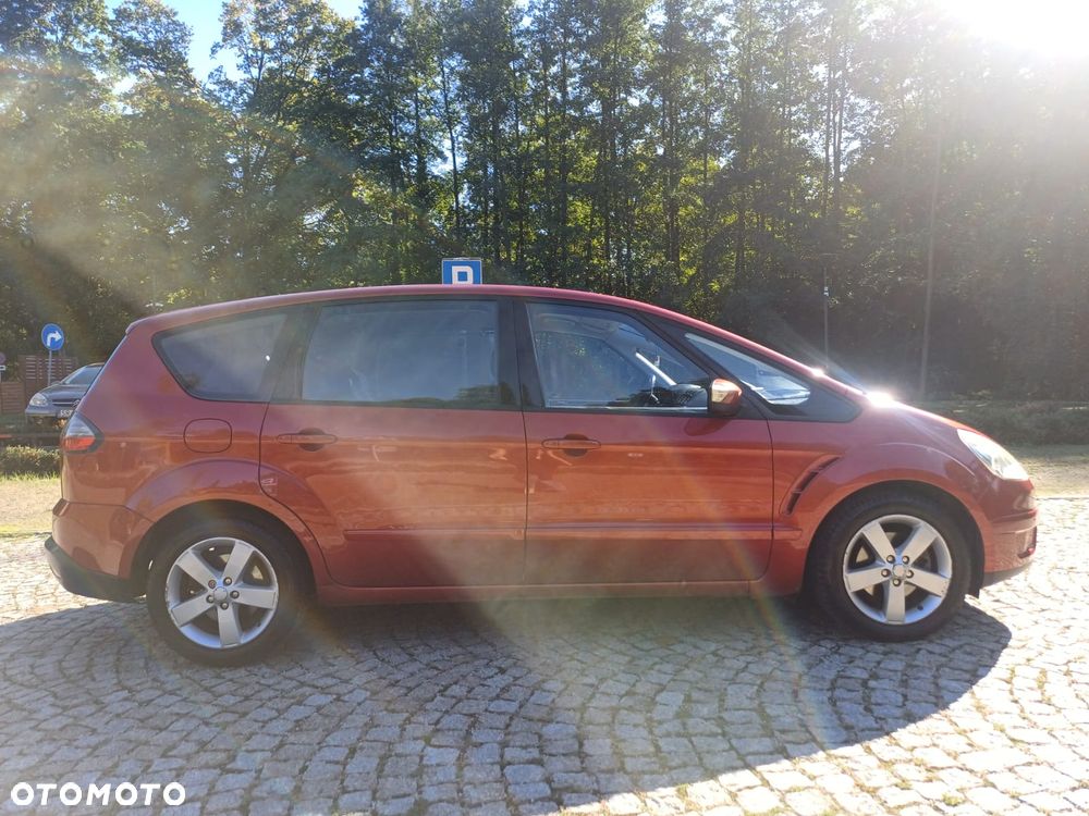Ford S-Max - 17
