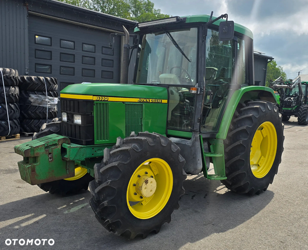 John Deere 6110