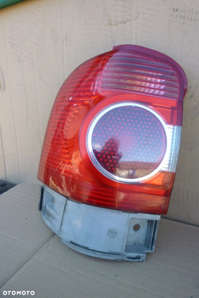 lampa lewa tył Sharan Lift Hella Europa - 2